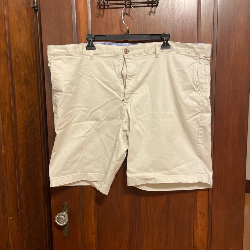 Tommy Bahama Cream Flat Front Shorts